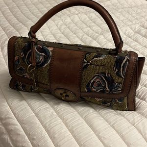 Vintage look beautiful Fossil handbag!